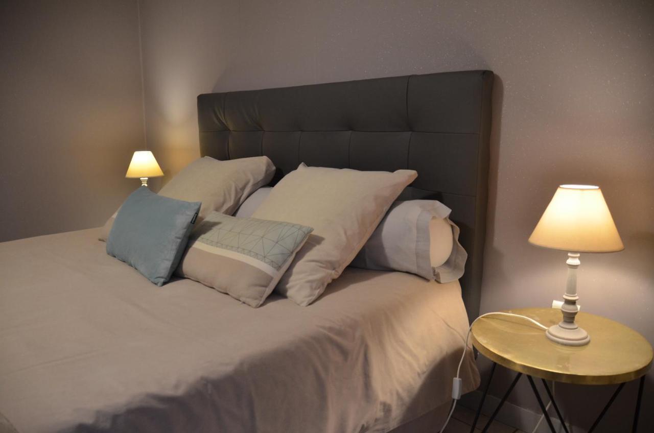 Bed and Breakfast Le Pré aux Daims à Saint-Étienne-la-Thillaye Extérieur photo