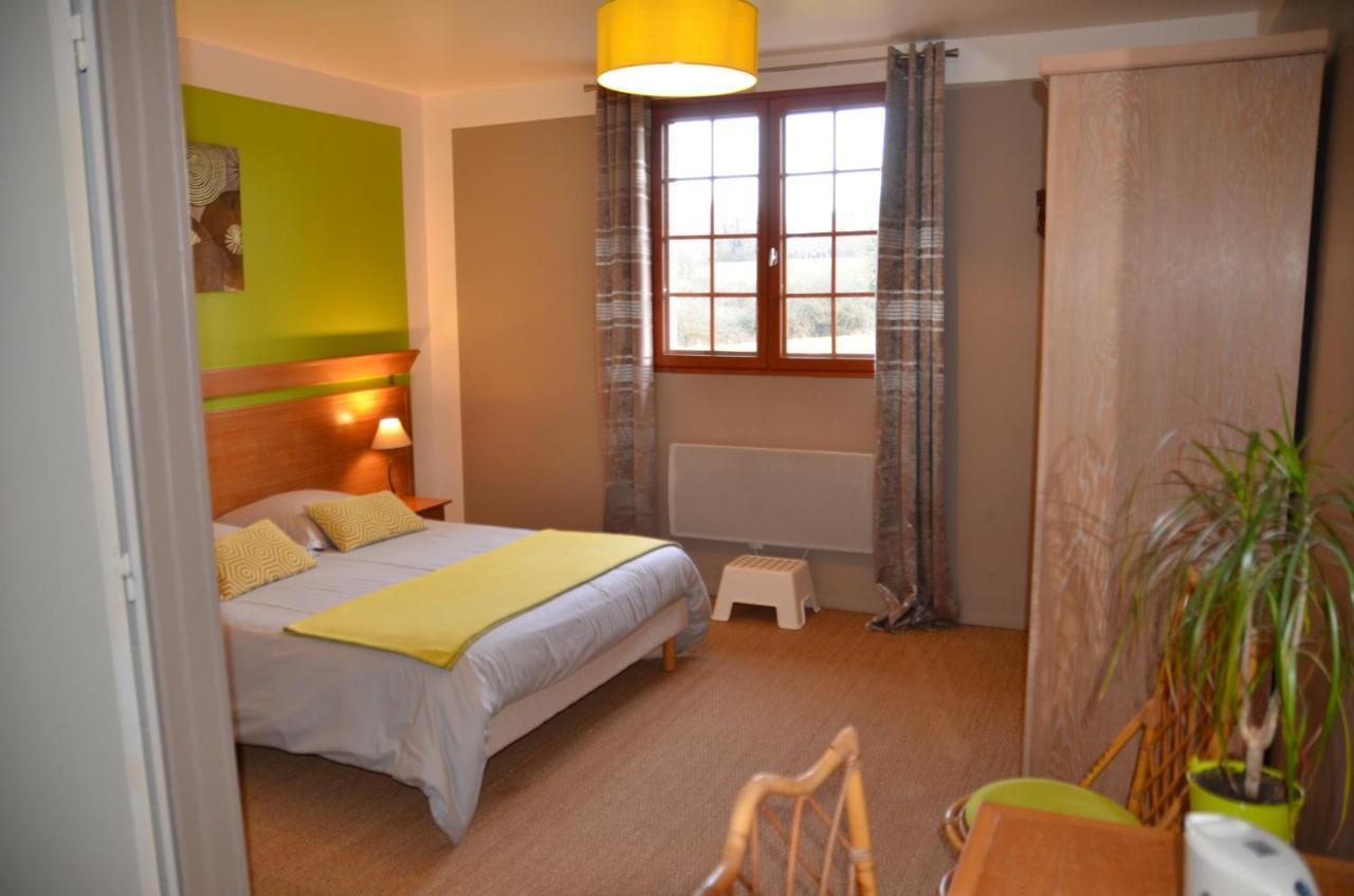 Bed and Breakfast Le Pré aux Daims à Saint-Étienne-la-Thillaye Extérieur photo
