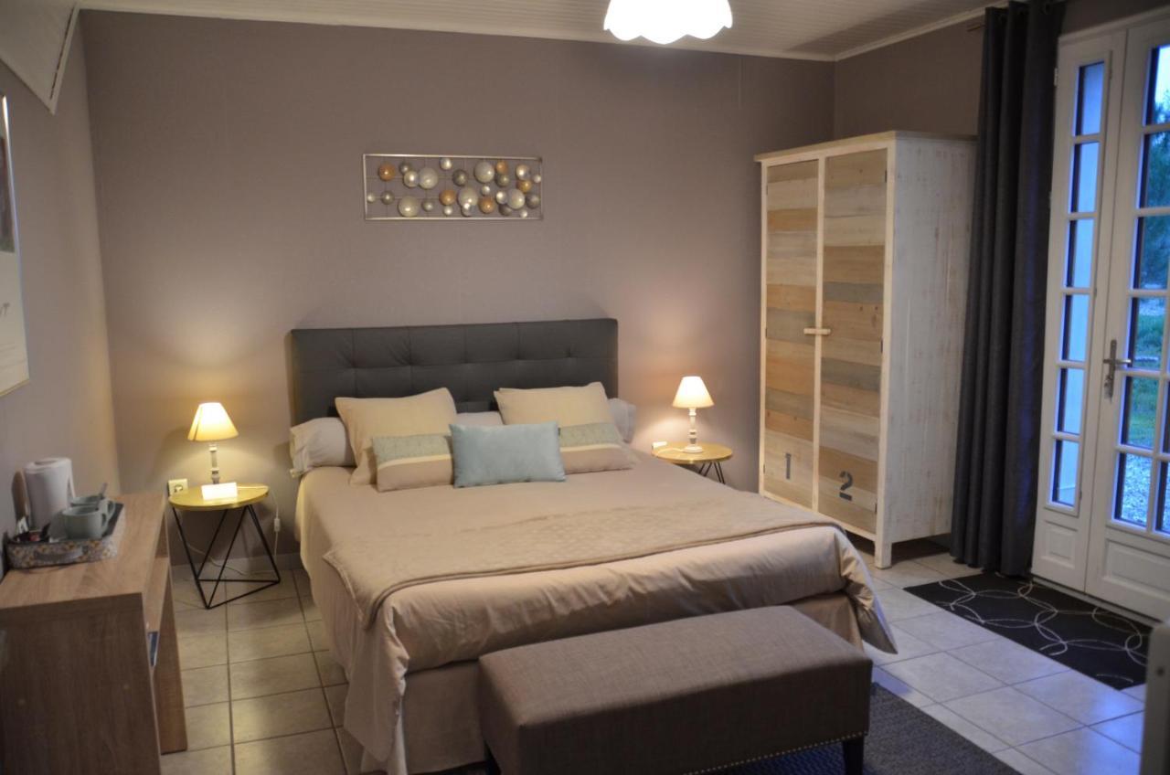 Bed and Breakfast Le Pré aux Daims à Saint-Étienne-la-Thillaye Extérieur photo