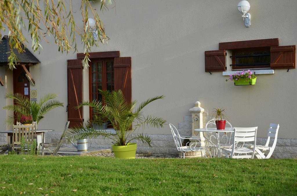 Bed and Breakfast Le Pré aux Daims à Saint-Étienne-la-Thillaye Extérieur photo
