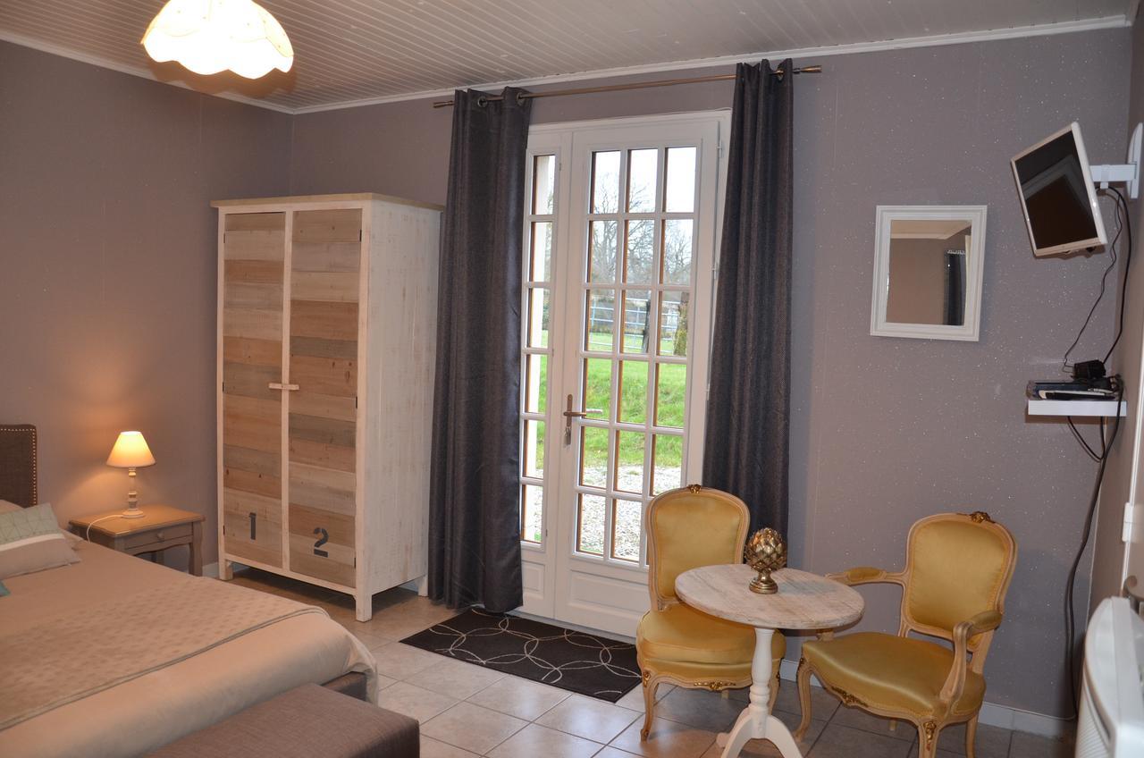 Bed and Breakfast Le Pré aux Daims à Saint-Étienne-la-Thillaye Extérieur photo